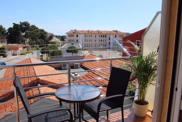 Rooms And Apartments Robert Rovinj Exterior foto